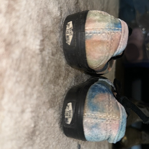 Baby tie dye vans. Size 5. Multicolored - Picture 3 of 3